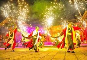 酉阳：桃花源“幻界光影秀”火爆出圈